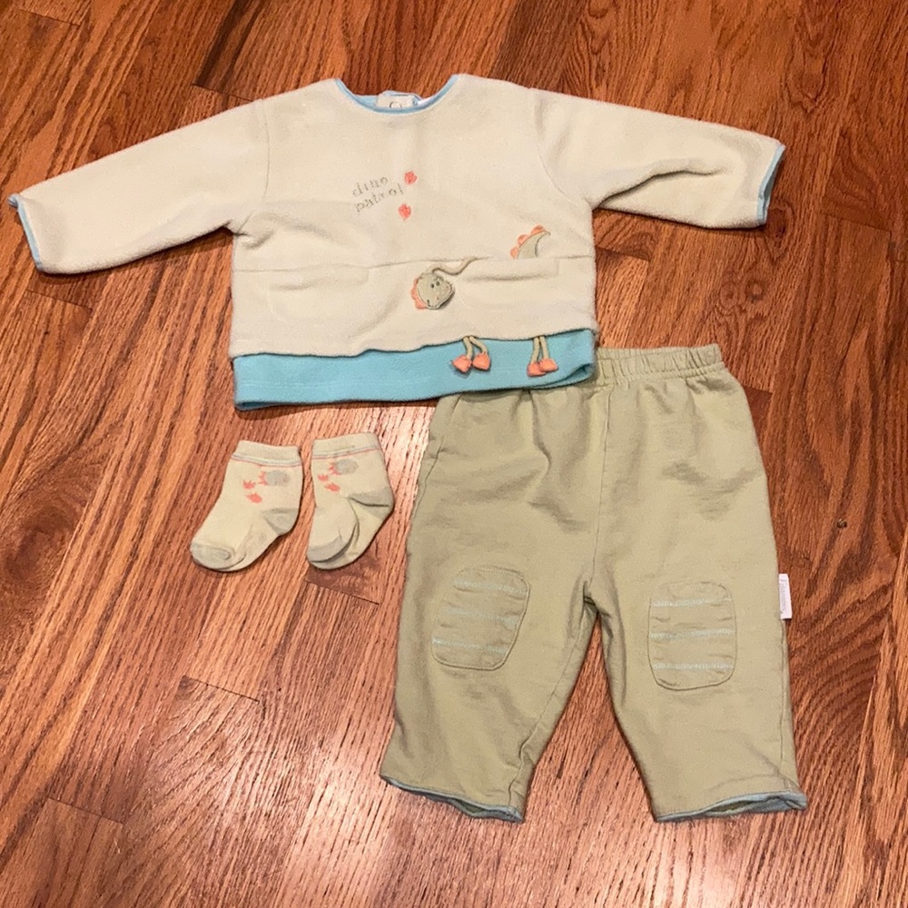 Vitamin Baby outfit